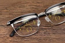 Image 14: The Everyday Glasses That Adjust to Different Distances