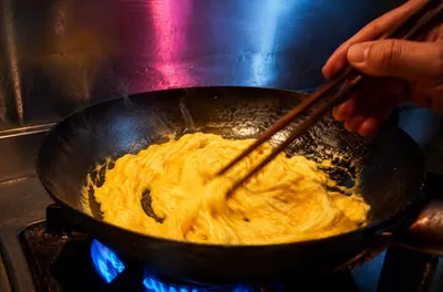 98% of Americans Are Using Toxic Frying Pans - The Chefs Are Doing This Now
